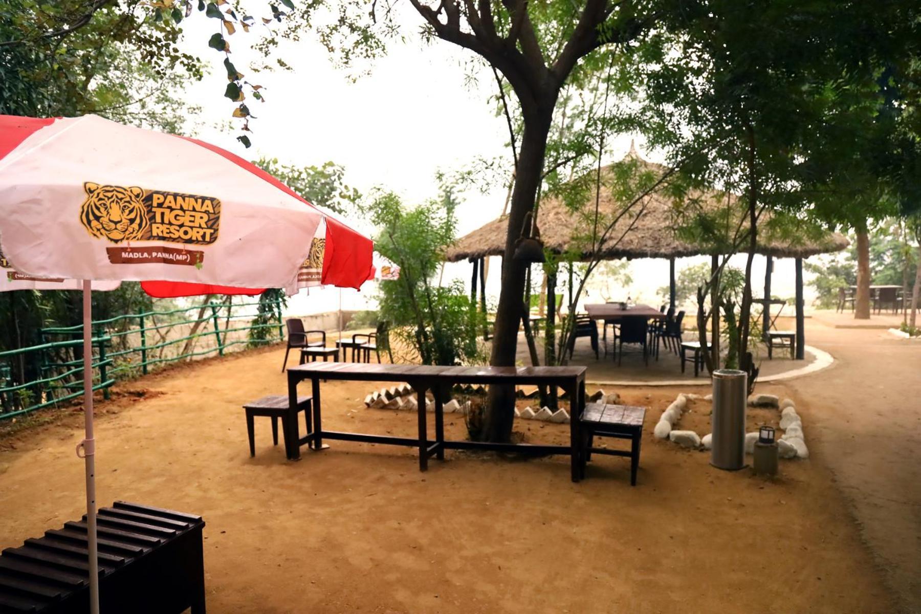 Panna Tiger Resort- Riverside Property Rājgarh Buitenkant foto